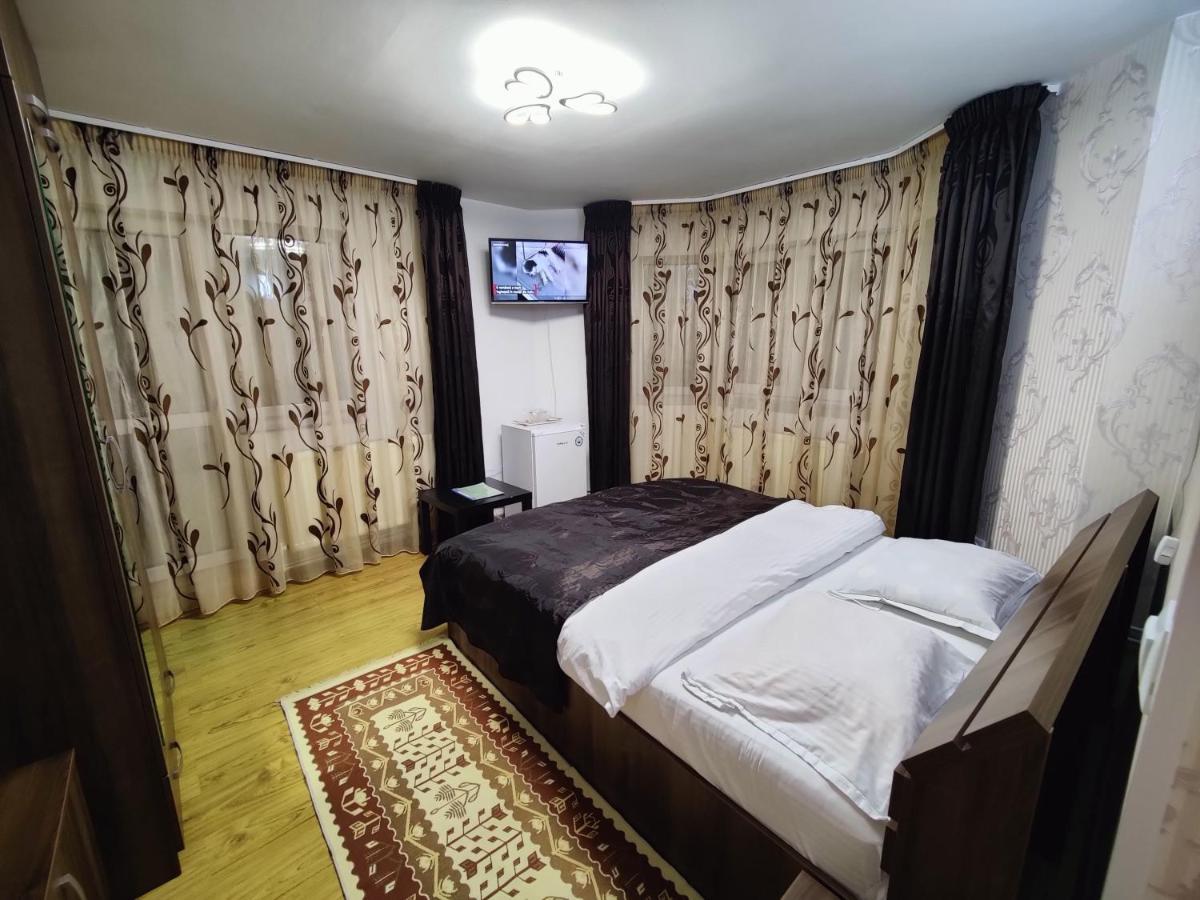 Отель Casa Adina Синая Экстерьер фото